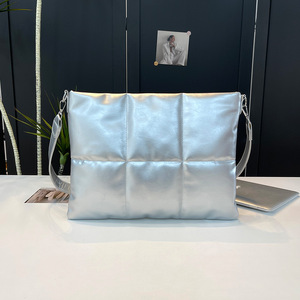 Funda Protectora para Laptop de 15.6 Pulgadas con Cierre, Acolchada, con Correa Cruzada para el Hombro, para <span class=keywords><strong>Mujer</strong></span> - Product Image 3