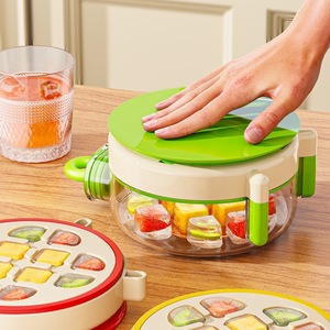 Bouteille d'eau multifonctionnelle en PP/PET de 500 ml avec moule à glaçons créatif à libération sans contact par pression et paille intégrée - Product Image 5