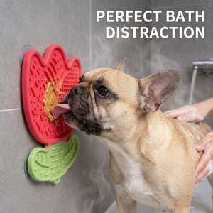 Tapis de léchage pour chien en silicone Tulip avec ventouse - Tapis de léchage écologique pour animaux de compagnie pour le bain, le toilettage et les soins dentaires - Product Image 2