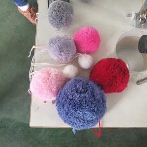 <span class=keywords><strong>Machine</strong></span> à <span class=keywords><strong>pompons</strong></span> automatique à haut rendement, produisant différentes tailles - Product Image 4