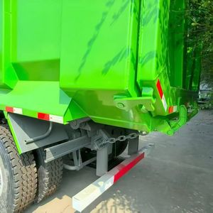 Camion benne Sinotruk Howo NX robuste avec caisse de chargement épaissie pour le transport de sable, de minerai et de terrassement sur les routes accidentées africaines - Product Image 5