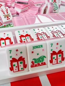 Jeu de tuiles de Mahjong américain rose de Noël avec motif renne et canne de bonbons, en plastique moderne imprimé 3 couleurs - Product Image 3