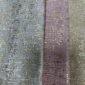 Tela de cortina ignífuga de hotel de terciopelo con estampado dorado precioso al por mayor para sala de estar - Product Image 6