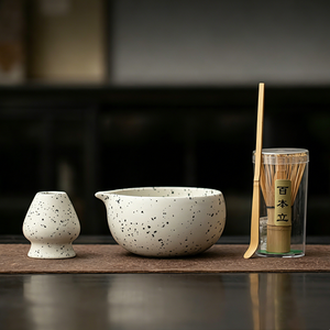 Ensemble cadeau matcha en céramique mouchetée personnalisé de 4 pièces, kit de cérémonie du thé japonais pour les amateurs de thé - Product Image 1