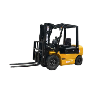 Chariot élévateur diesel EverLIFT, capacité de <span class=keywords><strong>3</strong></span> tonnes, mât à <span class=keywords><strong>3</strong></span> étages, utilisation intensive pour la construction, type de transmission <span class=keywords><strong>4</strong></span> roues motrices, manutention de palettes - Product Image 1