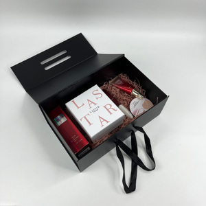 Caja de regalo magnética negra de lujo con logotipo personalizado, caja plegable con imán y asa de cinta para productos de belleza y cosméticos - Product Image 2