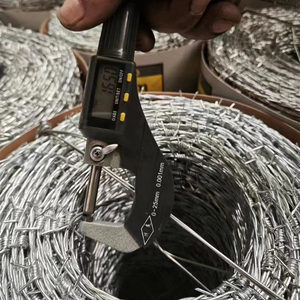 Bobine de <span class=keywords><strong>tatouage</strong></span> galvanisé plongé de fil de fer <span class=keywords><strong>barbelé</strong></span> de rasoir pour la clôture - Product Image 3