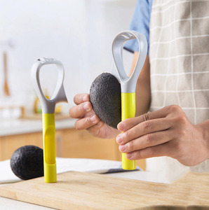 Éplucheur d'avocat 5-en-1 écologique, couteau à fruits en plastique pour oranges et kiwis, accessoires <span class=keywords><strong>de</strong></span> cuisine domestiques - Product Image 4