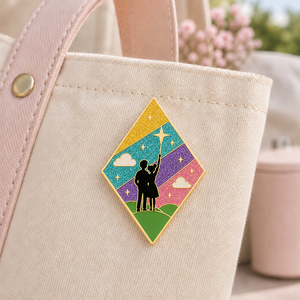 Pin de metal esmaltado con purpurina chapado en oro/plata al por mayor, LOGO personalizado, rombo, arcoíris, artesaní<span class=keywords><strong>a</strong></span> metálica, regalo de San Valentín - Product Image 4