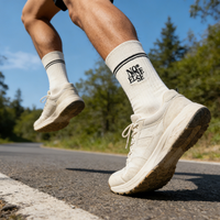 Chaussettes de sport brodées en gros avec logo personnalisé pour adultes, confortables et décontractées en coton