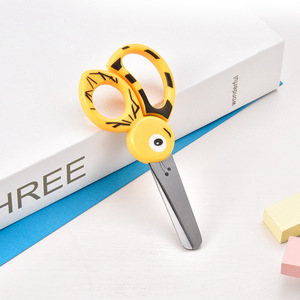 Bee Shaped Children Scissors Stainless Steel Straight Blade 11.7cm For Paper Cutting Art Student Use - Product Image 1