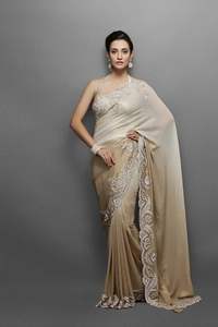 Saree de travail à la main lourd avec perles de verre étincelantes et broderie de pierre vêtements de créateur élégants pour les fonctions nuptiales et les cérémonies - Product Image 2