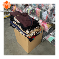 Achat en Gros Vêtements d'Occasion de Marque Vêtements Vintage Vestes Usagées Friperie Premier Choix Homme Vêtements de Seconde Main Homme