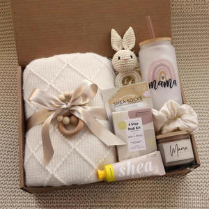 Set <span class=keywords><strong>Regalo</strong></span> Personalizzato <span class=keywords><strong>per</strong></span> Neonati con Logo, Confezione <span class=keywords><strong>Regalo</strong></span> <span class=keywords><strong>per</strong></span> Gravidanza con Coperta Morbida, Candele, Tazza e Articoli Essenziali <span class=keywords><strong>per</strong></span> Bambini, Regali Unici - Product Image 5