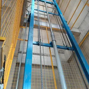 Ascensore idraulico resistente del carico dell'elevatore del magazzino dell'ascensore delle merci di industria di 500kg-5000kg con la recinzione completa di wesh