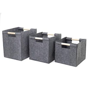 Cesto Porta Legna <span class=keywords><strong>in</strong></span> Feltro Grigio Riutilizzabile con Manici <span class=keywords><strong>in</strong></span> <span class=keywords><strong>Legno</strong></span>, Design Ecologico e Durevole per Legna da Ardere e Giornali - Product Image 1