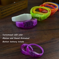 Bracelet LED en silicone personnalisé pour les activités de fête, alimenté par pile bouton, activé par le son, activé par le mouvement, bracelet clignotant