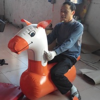 Colorido vivo durable precio de descuento caballo inflable rebote para los adultos