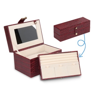 Estuche Organizador de Joyas de Viaje Rojo Vintage, Caja de Almacenamiento de Joyas de Cuero PU Grande de Lujo con Espejo y Cierre con Llave - Product Image 1