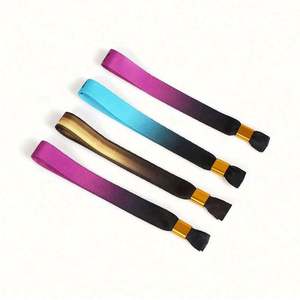 Bracelet personnalisé en tissu avec ruban pour événements festifs, breloque de luxe en plastique, accessoires de mode sportifs avec pièces de monnaie - Product Image 1