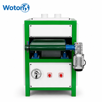 Machine à poncer le bois automatique facile à utiliser avec plateau de polissage de surface de forme spéciale pour le polissage des moules de portes en bois