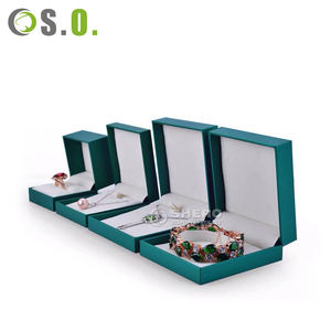 Boîte à bijoux en carton imitation cuir PU avec logo personnalisé, pour colliers, bracelets, boucles d'oreilles et bagues, vente en gros, couleur verte - Product Image 1
