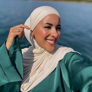 ผ้าเจอร์ซีย์คุณภาพสูงผ้านิ่มพิเศษสำหรับสตรีฮิญาบผ้าเจอร์ซีย์ฮิญาบผ้าเจอร์ซีย์ผ้าเจอร์ซี่ยืดหยุ่นสูง - Product Image 1