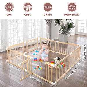 حظيرة لعب للأطفال من الخشب الطبيعي قابلة للطي مع لوحة تعليمية - Product Image 6