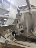 Équipement de fabrication de lingettes pour bébés, machines de fabrication de produits ménagers, machine de production de lingettes humides