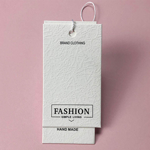 Etiquetas Colgantes para Ropa Personalizadas de Fábrica China a Bajo Precio y MOQ Bajo, Etiquetas Negras para Prendas de Vestir - Product Image 5