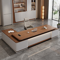 Meubles de bureau professionnels de luxe léger, bureau de direction moderne, table de patron en forme de L de luxe avec armoire latérale, bureau de PDG design