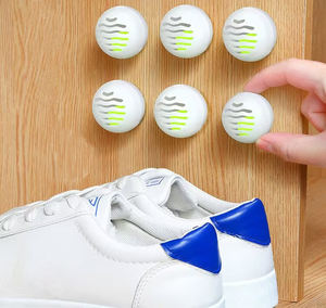 ถุงซักรองเท้าแบบซิปนำกลับมาใช้ใหม่ได้ 2 แพ็ค พร้อมที่ดันทรงรองเท้าสำหรับผู้หญิงและผู้ชาย 2 ชุด และลูกบอลดับกลิ่น 4 ชิ้น - Product Image 3