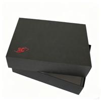 Boîte d'emballage cadeau pliable en carton noir de luxe avec logo personnalisé, imperméable, gaufrage, laminage mat, fermeture magnétique pour vêtements
