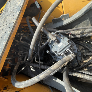 Excavatrice sur chenilles hydraulique d'occasion Hyundai 305LC-9T pour travaux de terrassement, avec moteur, boîte de vitesses, pompe, roulement, godet de 1,2 m, puissance de 107 kW - Product Image 6