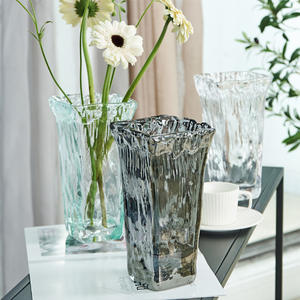 Vase carré tulipe en cristal transparent, évasé, vert, personnalisé - Product Image 5