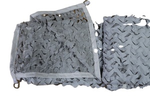 <span class=keywords><strong>Filet</strong></span> <span class=keywords><strong>de</strong></span> <span class=keywords><strong>camouflage</strong></span> <span class=keywords><strong>gris</strong></span> clair en polyester monocouche pour usage civil, avec ruban adhésif et anneaux métalliques en D, toutes saisons - Product Image 6