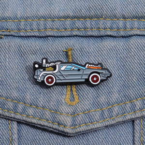 Broche <span class=keywords><strong>de</strong></span> voiture cool films <span class=keywords><strong>de</strong></span> science-<span class=keywords><strong>fiction</strong></span> personnalisés voiture émail broche revers badge dessin animé drôle cadeau pour les fans amis - Product Image 5