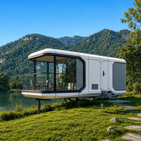 Capsule spatiale préfabriquée à vue panoramique, maison mobile de luxe moderne avec murs en verre, mini-maison modulaire pour complexe hôtelier, glamping, jardin