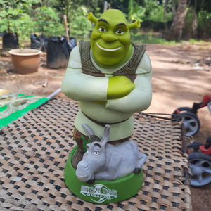 Statue de <span class=keywords><strong>Shrek</strong></span> avec chat en résine et fibre de verre sur mesure grandeur nature pour décoration intérieure et extérieure de vacances - Product Image 6