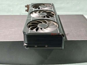 Tarjeta Gráfica RTX 5070 Ti de 16GB GDDR7 de 256 bits con Potente Sistema de Refrigeración para Juegos y Computación de IA, Usada, para Ordenador de Escritorio, en Stock - Product Image 5