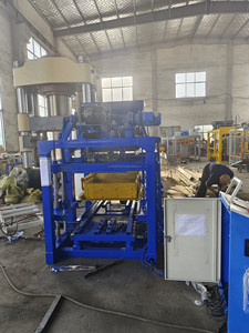 Venta caliente maquinaria de bloques hidráulica máquina de fabricación de ladrillos completamente automática planta de fabricación de ladrillos de hormigón de arcilla de hormigón sólido hueco - Product Image 5