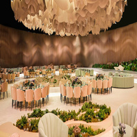 Salle de mariage plafond ruban champagne couleur suspendu fleur lustre pour plafond décoration de mariage suspension