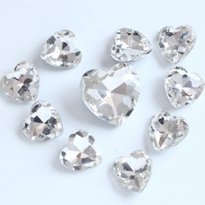 Strass en cristal de verre en forme de cœur Oleeya, strass lâches à dos pointu pour accessoires de décoration d'ongles - Product Image 2