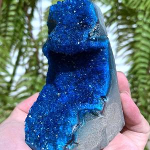 Pierre naturelle de guérison 500-600g, Décoration maison et bureau, Cadeaux souvenirs, Géode bleue, Grappe de quartz cristallin à motif floral CrystalHola - Product Image 2