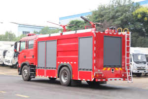 <span class=keywords><strong>Camion</strong></span> de pompiers Sinotruk Howo 8 tonnes avec transmission 4x2, nouveau moteur diesel puissant, capacité de sauvetage et réservoir d'eau - Product Image 4