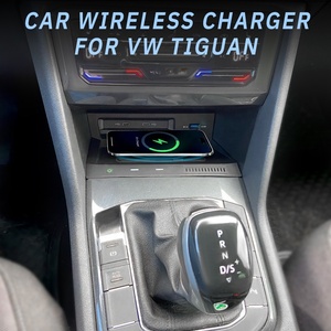 Chargeur sans fil de <span class=keywords><strong>voiture</strong></span> pour <span class=keywords><strong>Volkswagen</strong></span> <span class=keywords><strong>Tiguan</strong></span> MK2 2018 2022 <span class=keywords><strong>support</strong></span> de téléphone charge rapide accessoires intérieurs de charge mobile - Product Image 2