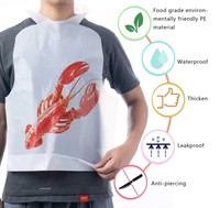 Meilleure vente de bavoirs de fruits de mer Tabliers en PE Logo personnalisé Conception de homard Bavoir en plastique jetable pour restaurant de fruits de mer