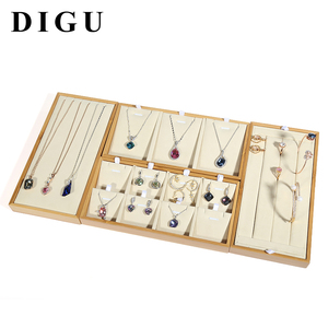 Khay Trưng Bày Trang Sức Bằng Gỗ Tùy Chỉnh DIGU, Khay Trưng Bày Trang Sức Đơn Giản, Mặt Dây Chuyền Hình Nhẫn Kim Cương, Thời Trang - Product Image 1