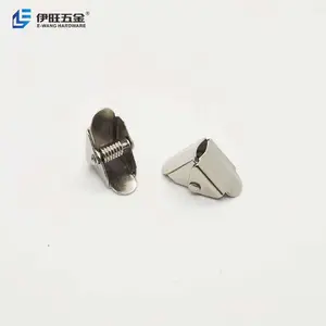 YIWANG fabrika toptan ofis üçgen Metal küçük klip rozeti tutucu klipler