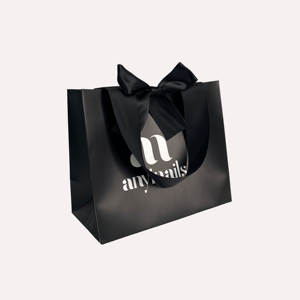 Sacs cadeaux noirs imprimés sur mesure avec grand nœud en satin - Sacs shopping pour bijoux, cosmétiques et lunettes - Product Image 4